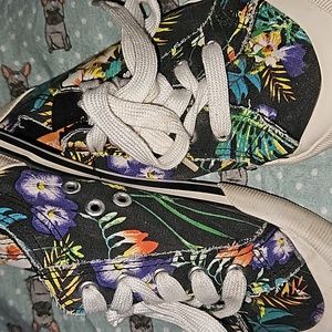 Rocket dogs black with flowers